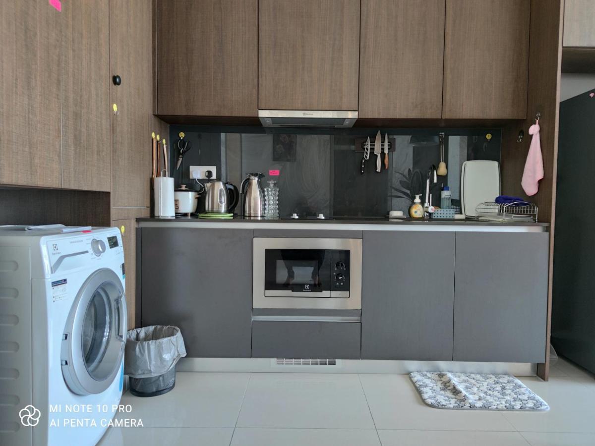Kumkum Homestay Studio นุสาจายา ภายนอก รูปภาพ