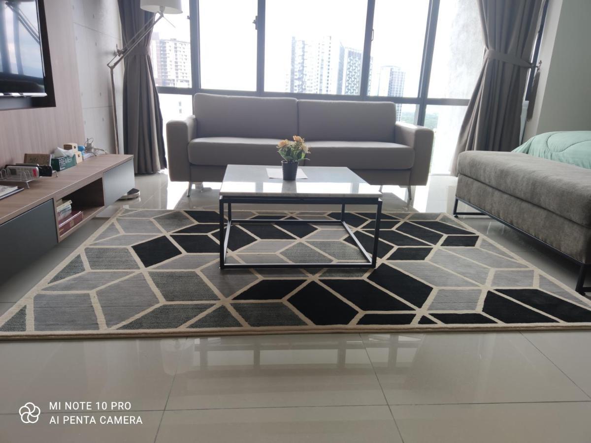 Kumkum Homestay Studio นุสาจายา ภายนอก รูปภาพ