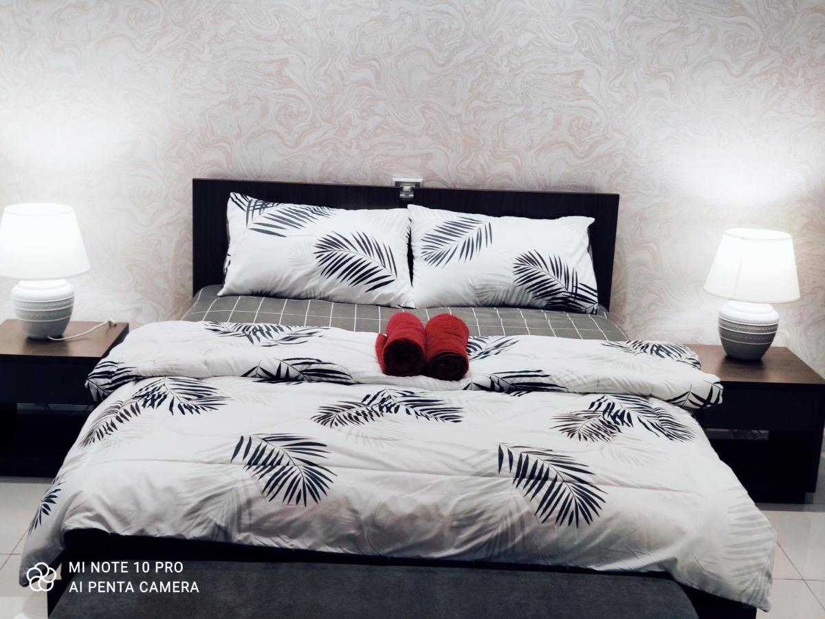 Kumkum Homestay Studio นุสาจายา ภายนอก รูปภาพ