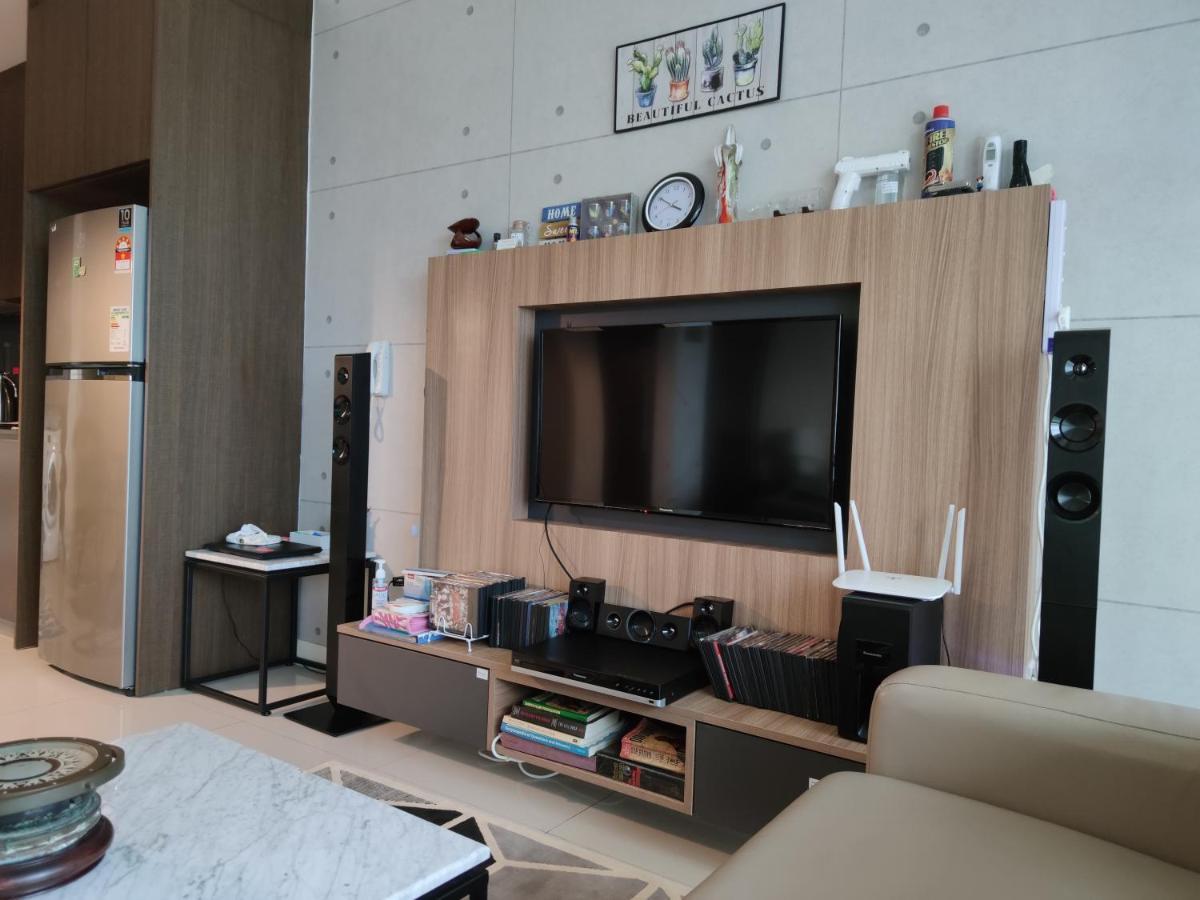 Kumkum Homestay Studio นุสาจายา ภายนอก รูปภาพ